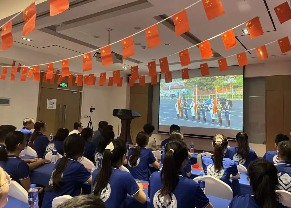 湘聯(lián)電纜集體觀看九三閱兵，汲取奮進(jìn)力量！